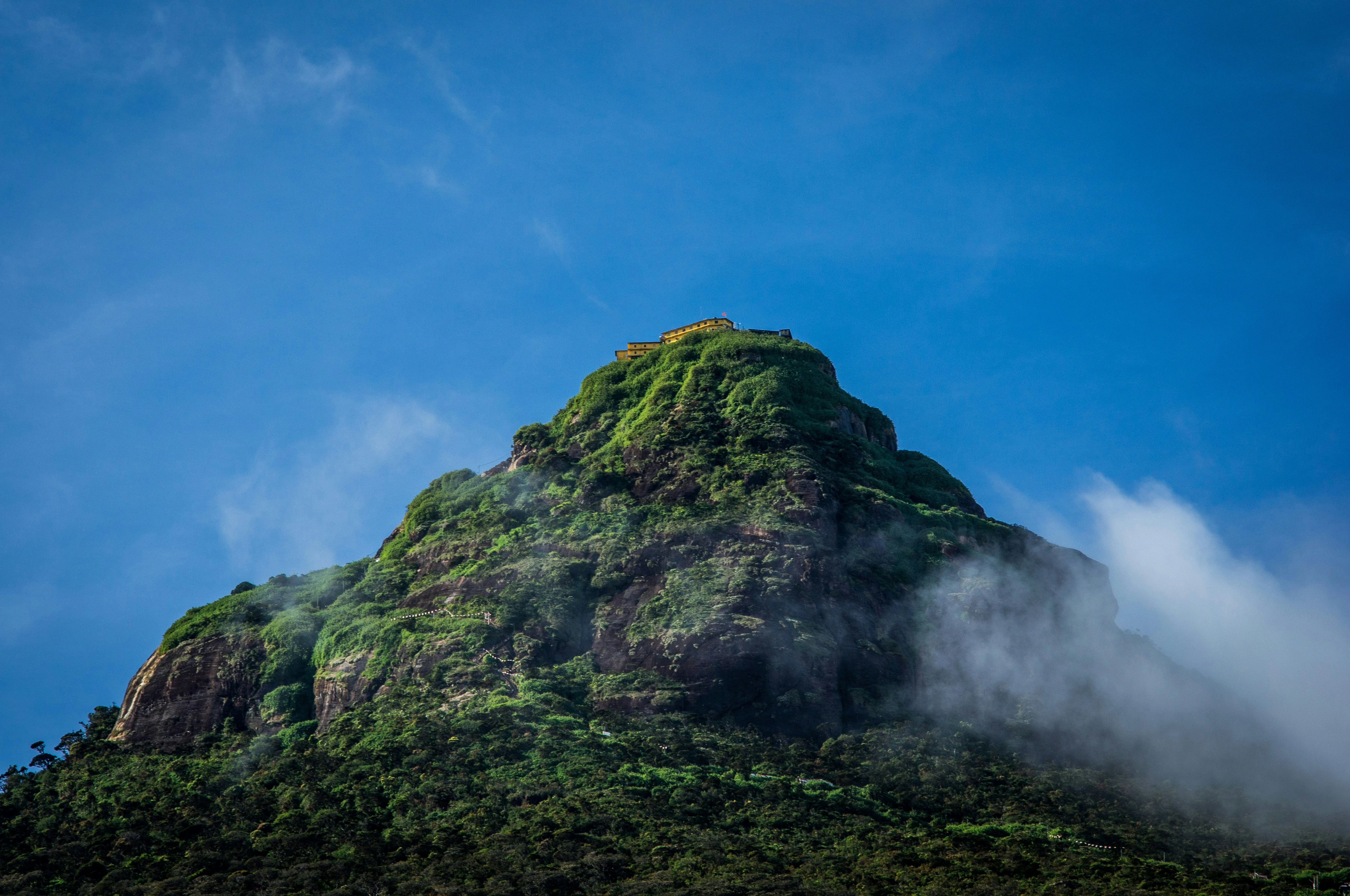 Hikers at dawn on Adam's Peak